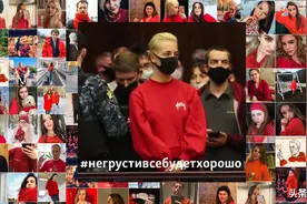 这一瞬间，成千上万名俄罗斯女人，贴出身穿红色上衣的自拍照图片
