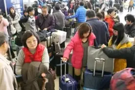 20万美籍华人，选择从唐人街撤离，过来人：真待不住了图片