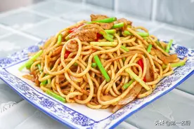 街上卖12元一份的炒拉条，学会在家就能做，口感劲道，越吃越过瘾图片