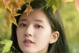 赵露思的照片中混入1张赵丽颖的照片，三秒能认出的都是真爱粉图片