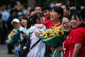 寒门学子放弃清华保送，声称要享受“高考”乐趣，后来考上没有？图片