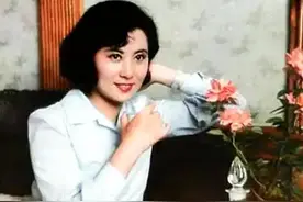 她曾是一线女星，遭刘晓庆插足后息影退圈，如今怎么样了？图片