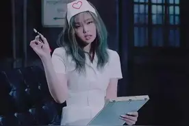 继Jennie护士服后，女团职业装也被韩网友批评，是对上班族不尊重图片