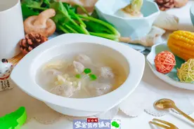 秋冬预防感冒，喝它补钙补蛋白质，一碗下去胃里暖和和！宝宝辅食图片