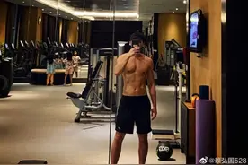 赖弘国赴内地隔离期满后重返健身房，失婚后的他终活出自我图片