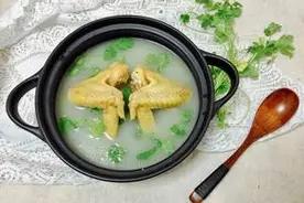 中西汤品大比拼 用一碗法式奶油蘑菇汤 治好你的选择焦虑症图片
