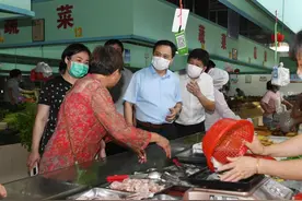 严允深入宜春中心城区暗访检查疫情防控工作图片