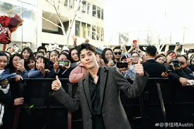 李佳琦“无实物表演”单品依旧卖货240万+，佳琦女孩们都疯了？图片