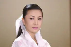 十年一轮回，80年代版宋慧乔三度离婚，这位大姐结婚结成破产图片