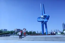 济南连续七年闯入“中国百强城市”前20名！山东13市进入榜单图片