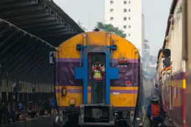 为表达诚意，泰国500辆火车开往中国，条件是“大米换铁路”图片