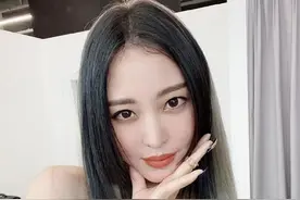一人一狗住超级豪宅 被誉为韩圈第一富婆 就算筷子腿也要会穿图片