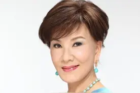71岁“恶婆婆”结婚31周年，与鲜肉老公共舞，3万上衣好奢华图片