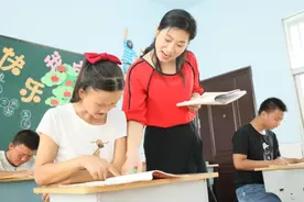 在职教师允许补课了，满足条件就可以开班，符合的老师却不淡定了图片