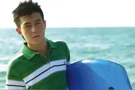 “拍照门”十二年后，谁能想到陈冠希才是“笑”到最后的人图片