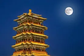 崔颢《黄鹤楼》和李白的仿作，水平孰高孰低？图片