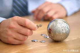 在战略上藐视敌人，在战术上重视敌人图片