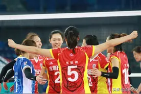 天津女排完败给上海，李盈莹孤掌难鸣，仅需一人复出便可重振雄风图片