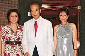 何鸿燊一生4个妻子，共有17个子女，不是他花心，而是家族传承图片