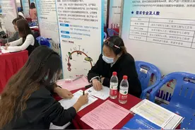 WiFi、电脑、服务员成宿舍标配，企业以最大诚意留人才图片