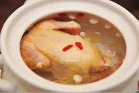 煲汤时，并非时间越久越好，牢记“3忌5窍门”，不懂汤就白煲了图片