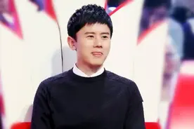 2012年，女友裸照曝光，苏醒后台暴打李炜，随手关门的张杰成赢家图片