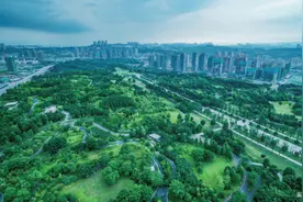 龙湖·公园时光|在繁华都市里，邂逅公园旁绿色人居图片
