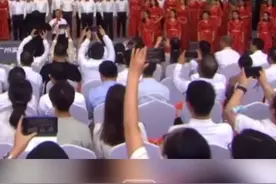 「视频」钟南山院士动情献唱《唱支山歌给党听》，祝祖国生日快乐图片