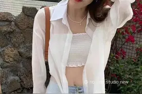 衬衫 + 背心 = 性感女神的标配    两穿太撩人了图片