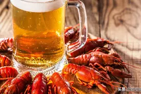 “瓶装啤酒”和“罐装啤酒”有什么区别？才发现一直都买错了图片
