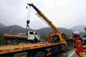 一次拖车救援，被救援人员勒索20万！3招教你如何应对黑救援图片