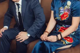 在婚礼中父母应该怎么穿图片