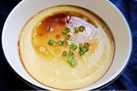 蒸鸡蛋羹，别加水就蒸，记住这“6忌”，蛋羹滑嫩无孔，入口就化图片