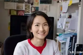 她5岁开始学画，后来轰动国外艺术界，如今成为年入百万的女画家图片