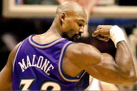 什么是NBA级别的力量？奥尼尔扣碎篮筐 张伯伦举人如举玩偶图片