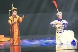 13岁成为顺治皇后，无宠无子，却因康熙，幸福地当了57年的太后图片