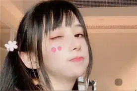 蔡萝莉颜值有多高？解开双马尾后秒变御姐，网友：赶紧保存了图片