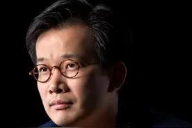 王晓岭栾凯创作组歌《最亮的火焰》，石倚洁演唱同名歌曲做主打图片