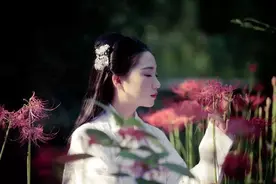 诗词 | 世间最美：一是女子，一是文字图片