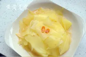 土豆美食千万种，这种做法你见过吗？薄如蝉翼，脆甜爽口图片