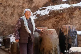 农村8旬奶奶家藏16个大瓮，高价不卖，言说是“命根子”图片