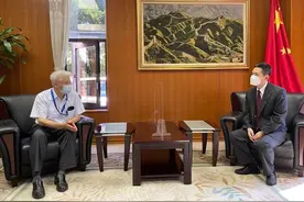 中国驻福冈总领事律桂军细谈领区防疫图片