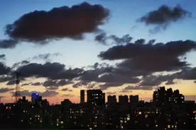 台风黑格比来临前夕 上海风云密布如排山倒海图片