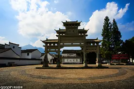 千年龙门古镇，以独特的明、清古建筑群而闻名，三国孙权故里图片