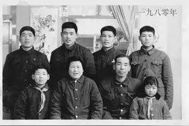 记录历史变迁 带人穿越时空 41年全家福背后的温情故事图片