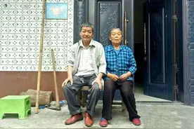20岁知青放弃回城机会，甘愿娶31岁寡妇，是真爱还是另有原因？图片