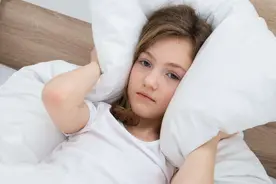 多子女的家庭，父母偏心对孩子伤害大，甚至影响孩子成年后的生活图片