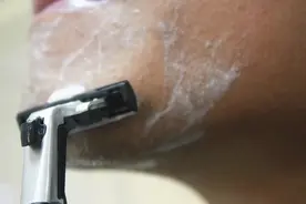 刚刚刮过的胡子，没几天就长出来了，为什么有些人胡子长得快？图片
