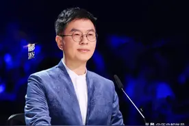 同是诗词大会导师，康震和郦波在节目中分别写下一首诗，高下立判图片