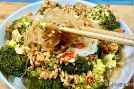 夏日开胃菜，蒜蓉西兰花！学会这个做法，又香又入味，超级下饭图片